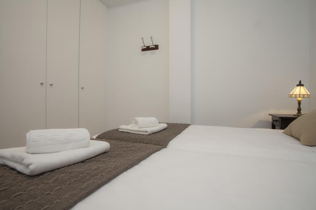 SingularStays Plaza Redonda Valensiya Oda fotoğraf