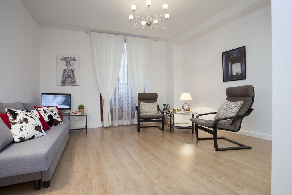 SingularStays Plaza Redonda Valensiya Oda fotoğraf