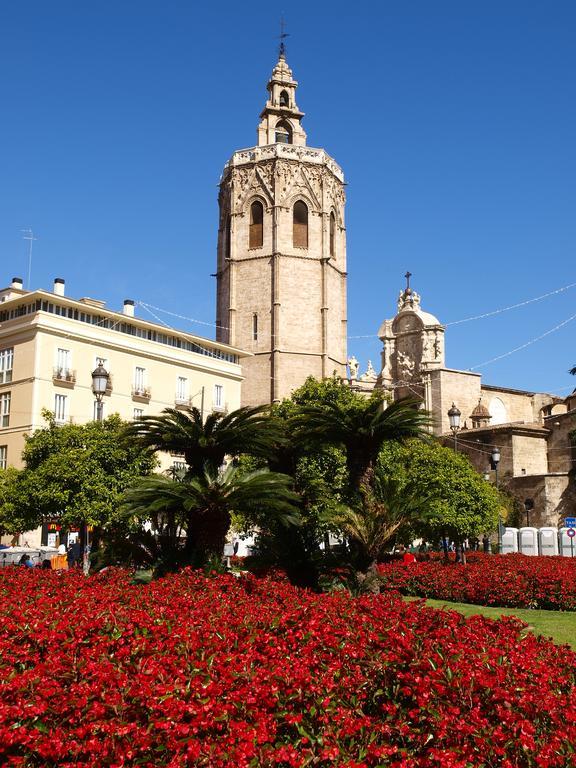 SingularStays Plaza Redonda Valensiya Oda fotoğraf